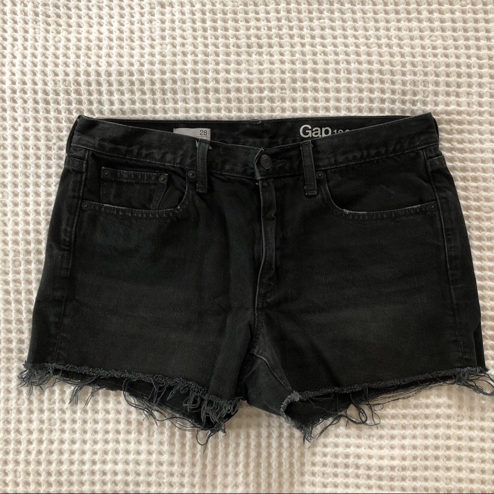[Gap] Black Slim Cutoff Shorts sz28